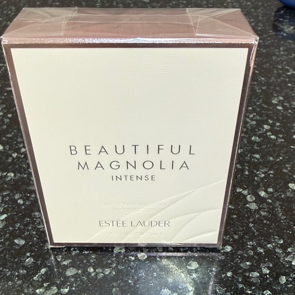 Estee Lauder Beautiful Magnolia Intense